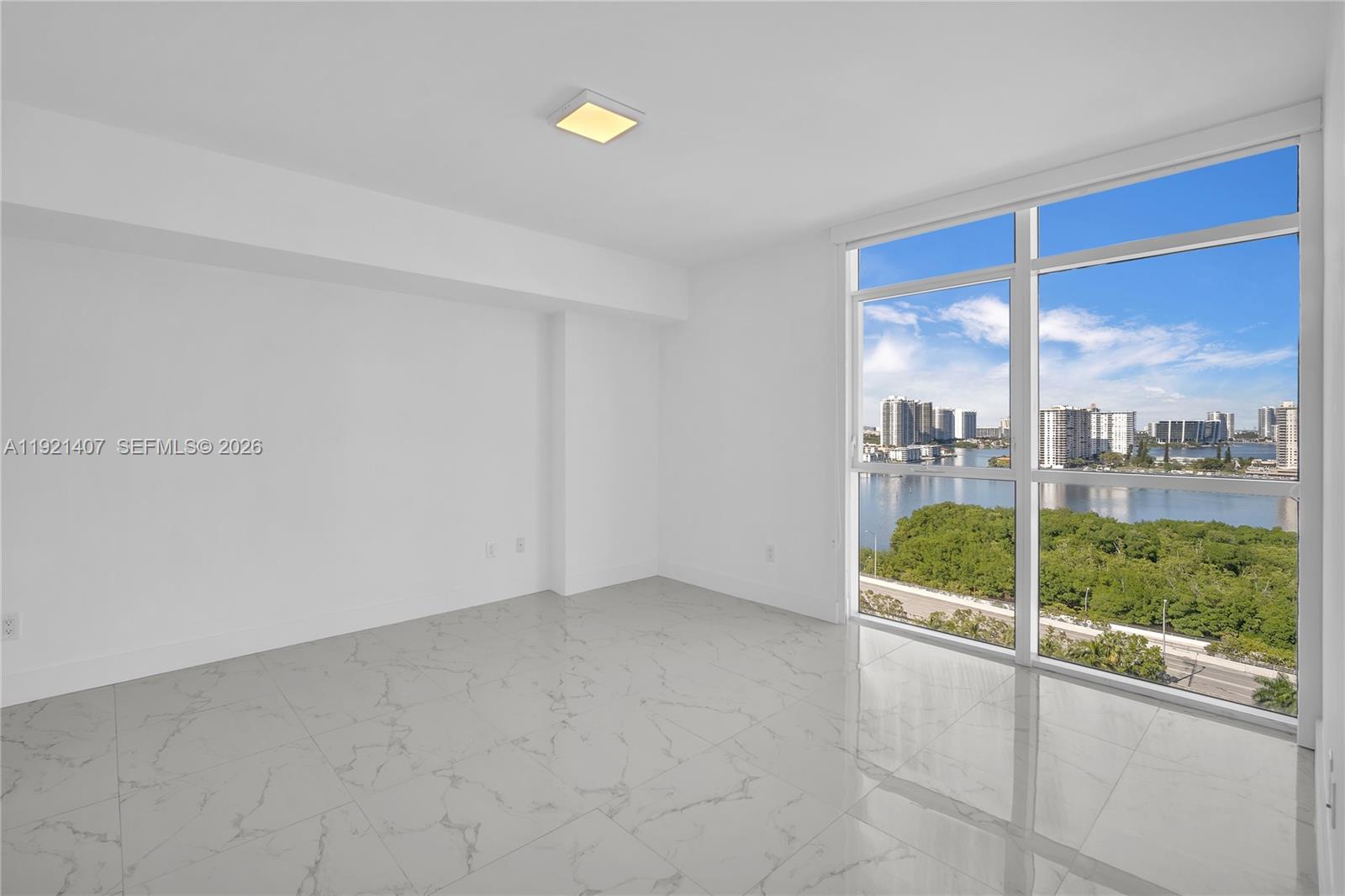 400 SUNNY ISLES CONDO EAST - Residential