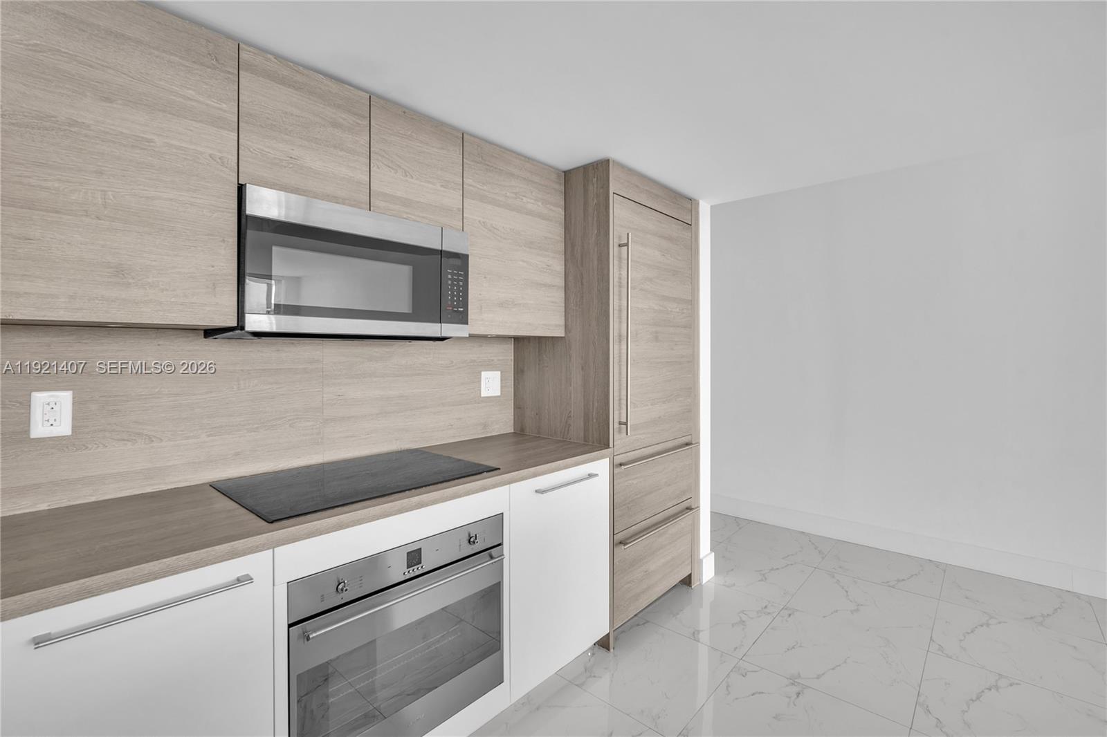 400 SUNNY ISLES CONDO EAST - Residential