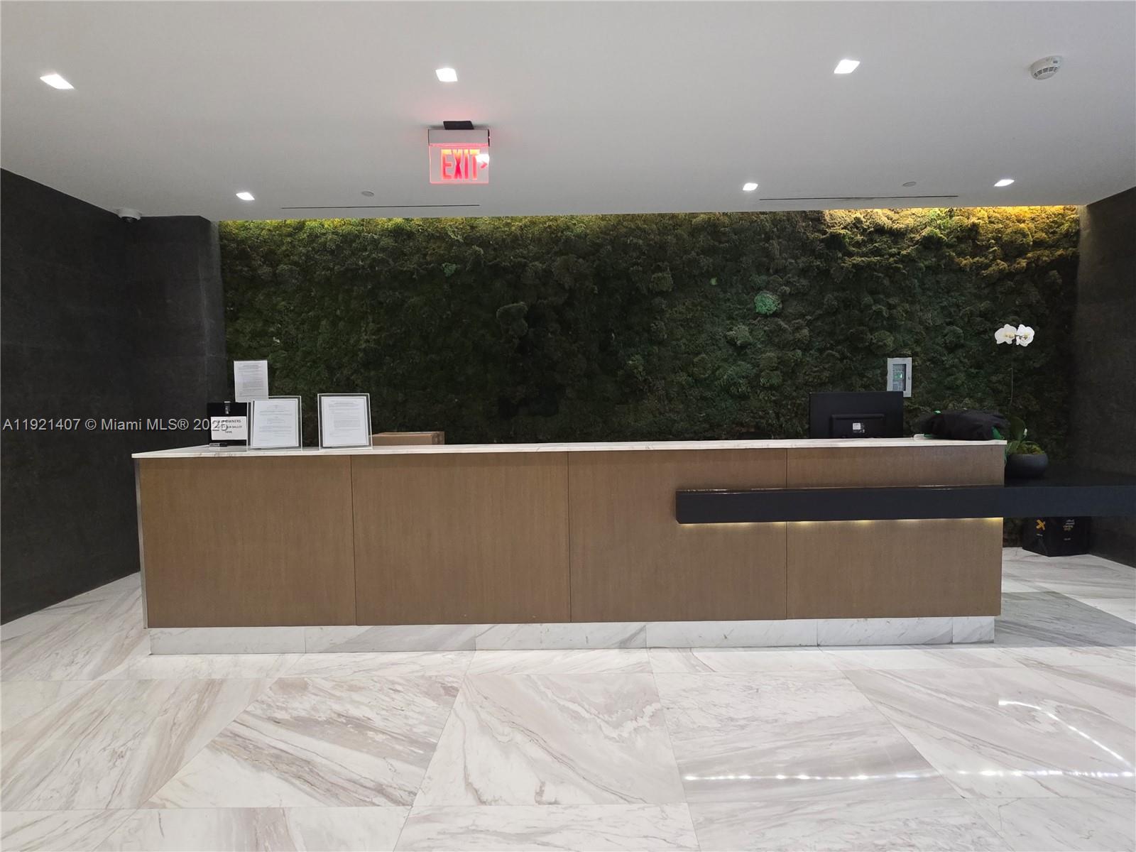 400 SUNNY ISLES CONDO EAST - Residential