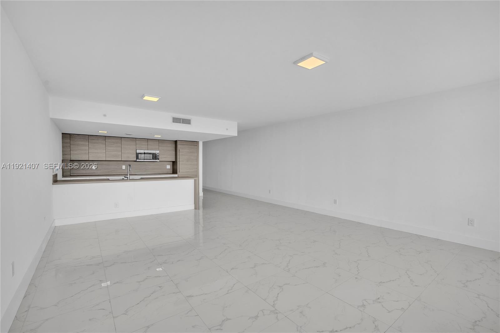 400 SUNNY ISLES CONDO EAST - Residential