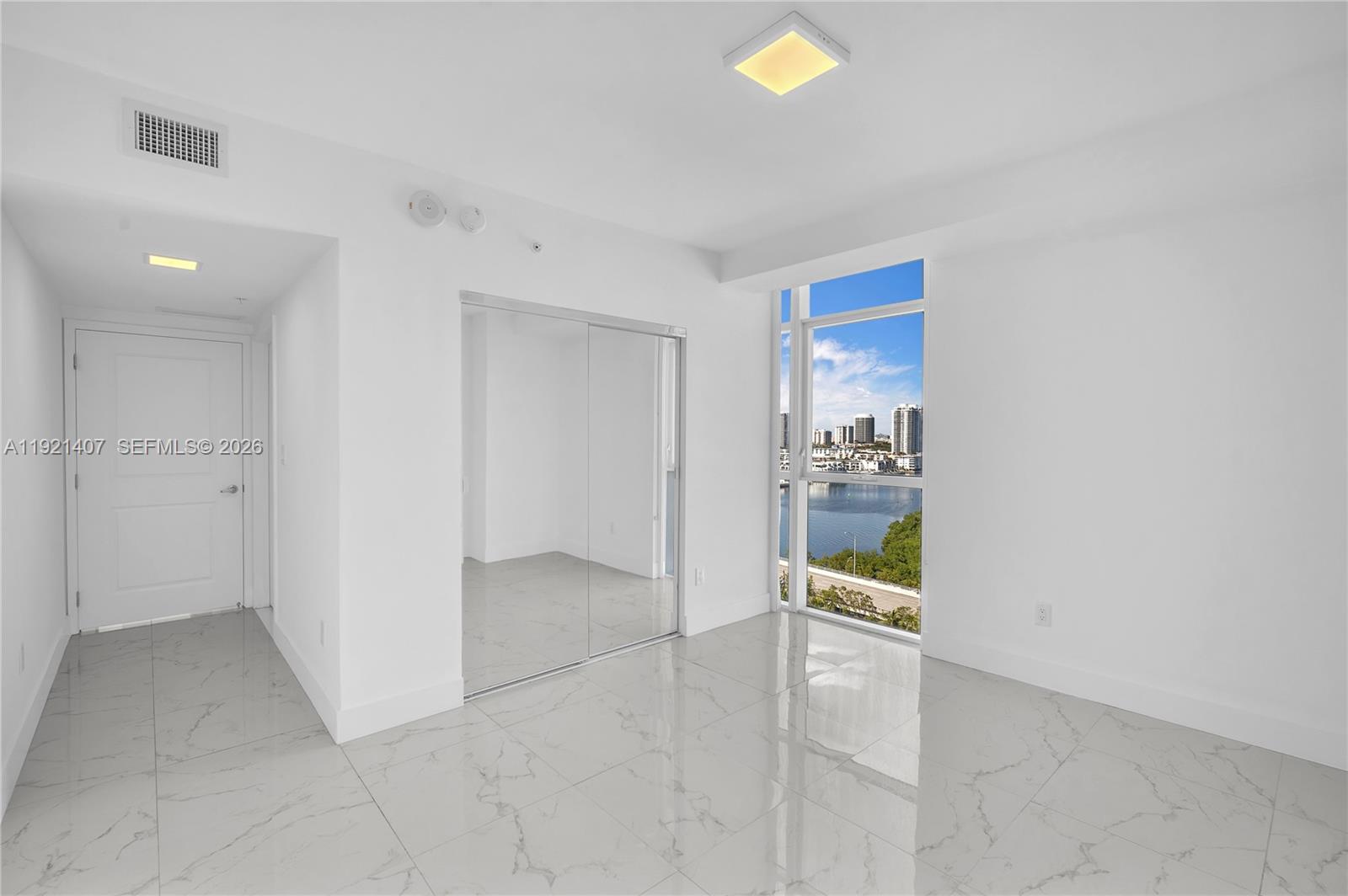400 SUNNY ISLES CONDO EAST - Residential