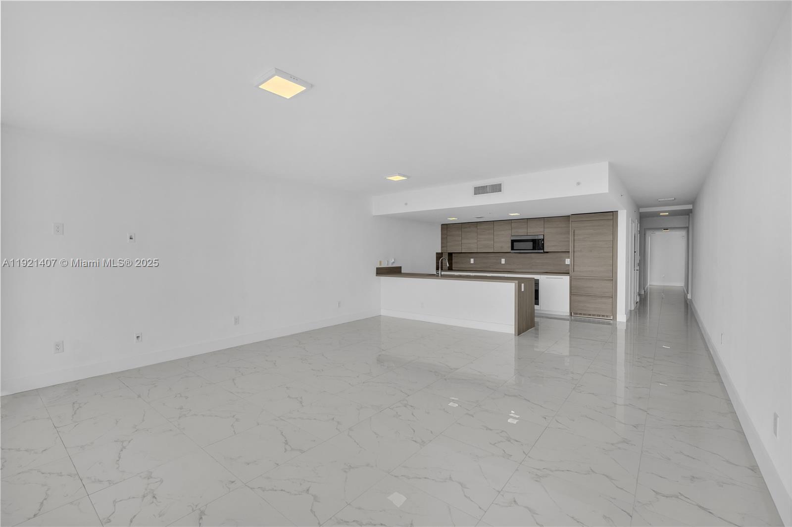 400 SUNNY ISLES CONDO EAST - Residential