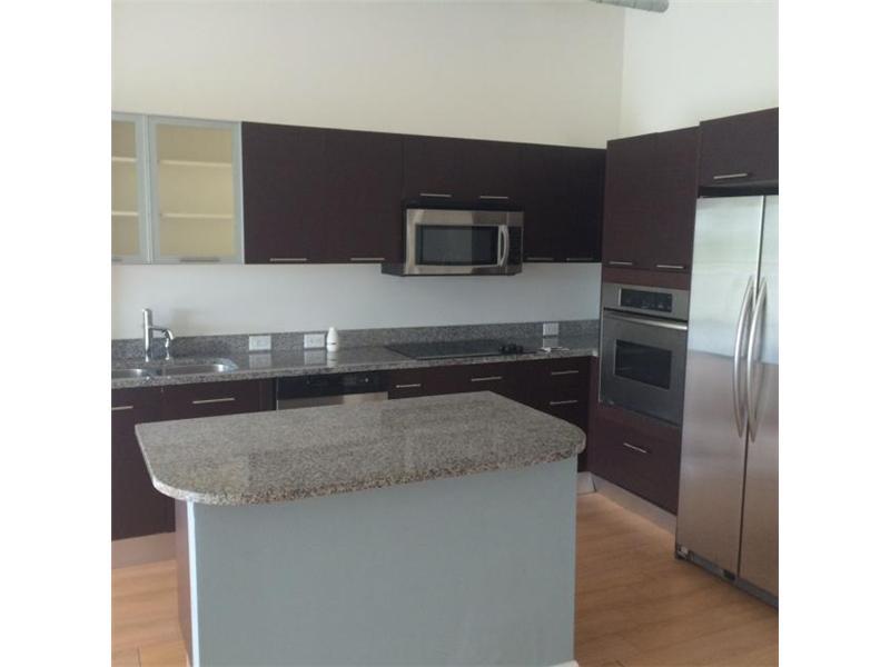 Best deal one bedroom plus den and two full bathrooms. Den can de used as second bedroom or office. Pleasant view to the pool and canal. Uptown offer five star resort amenities and services including tennis courts, fitness center
