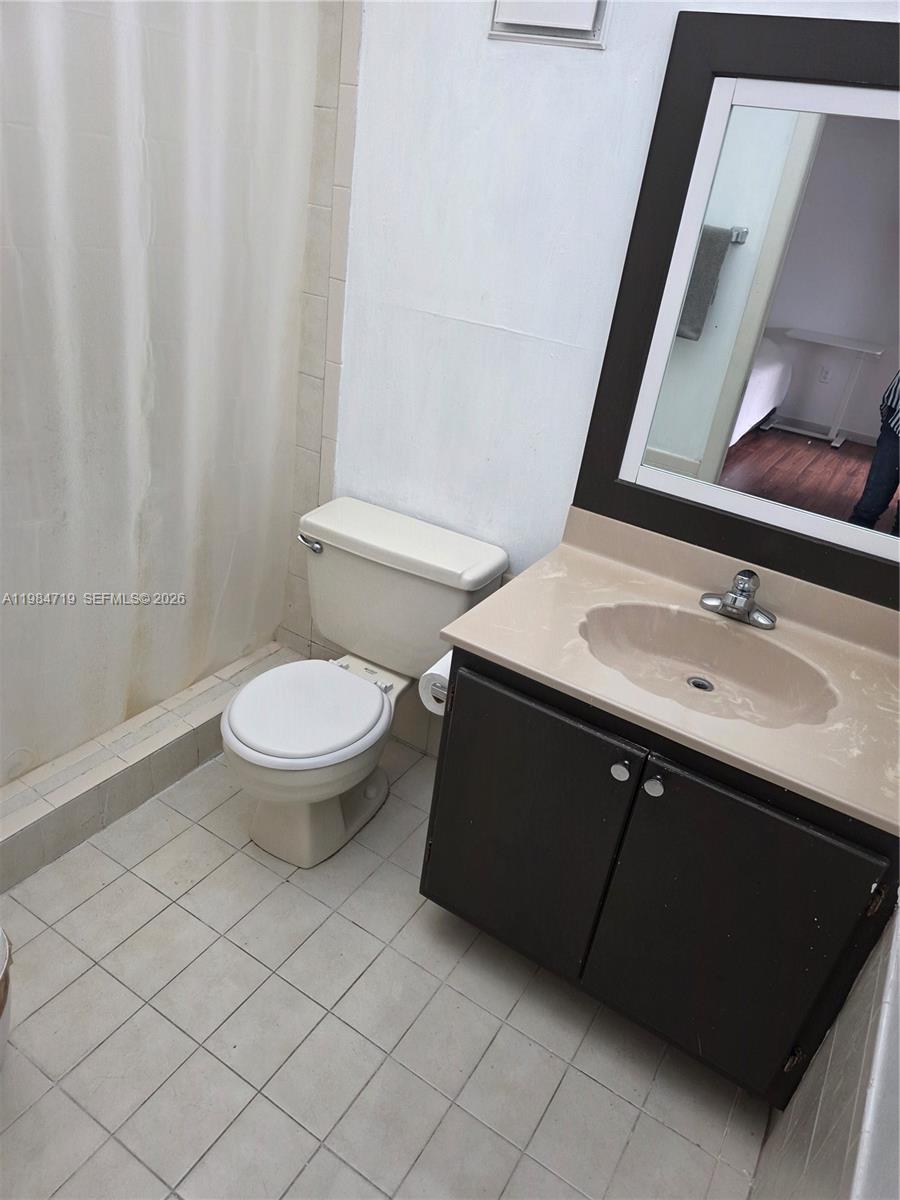 THE HORIZONS CONDO #5 - Residential