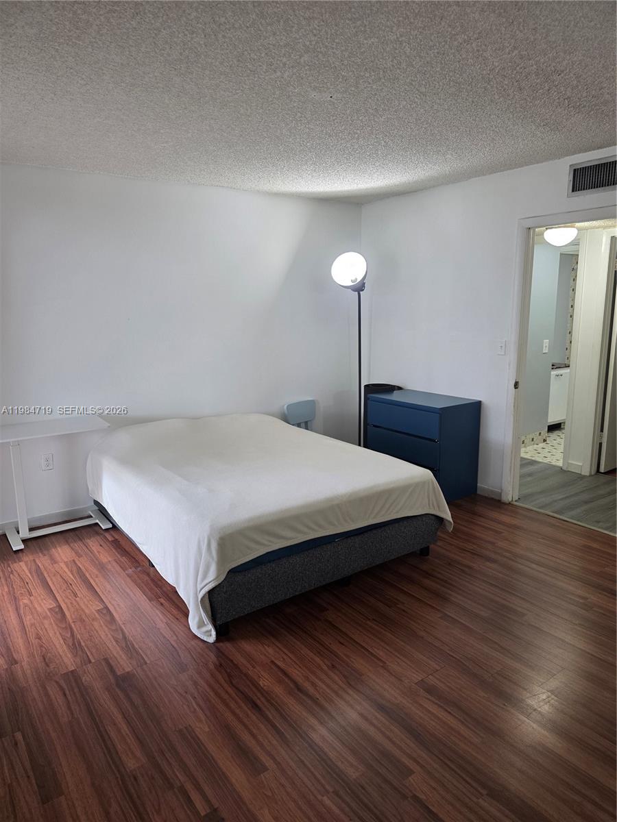 THE HORIZONS CONDO #5 - Residential