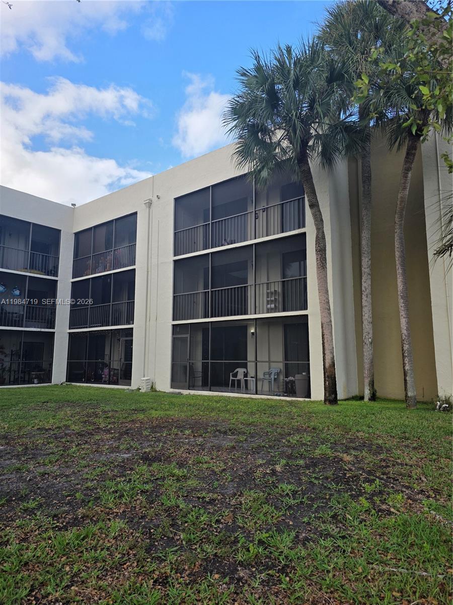 THE HORIZONS CONDO #5 - Residential