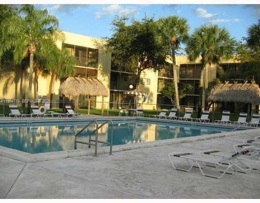 THE HORIZONS CONDO #5 - Residential