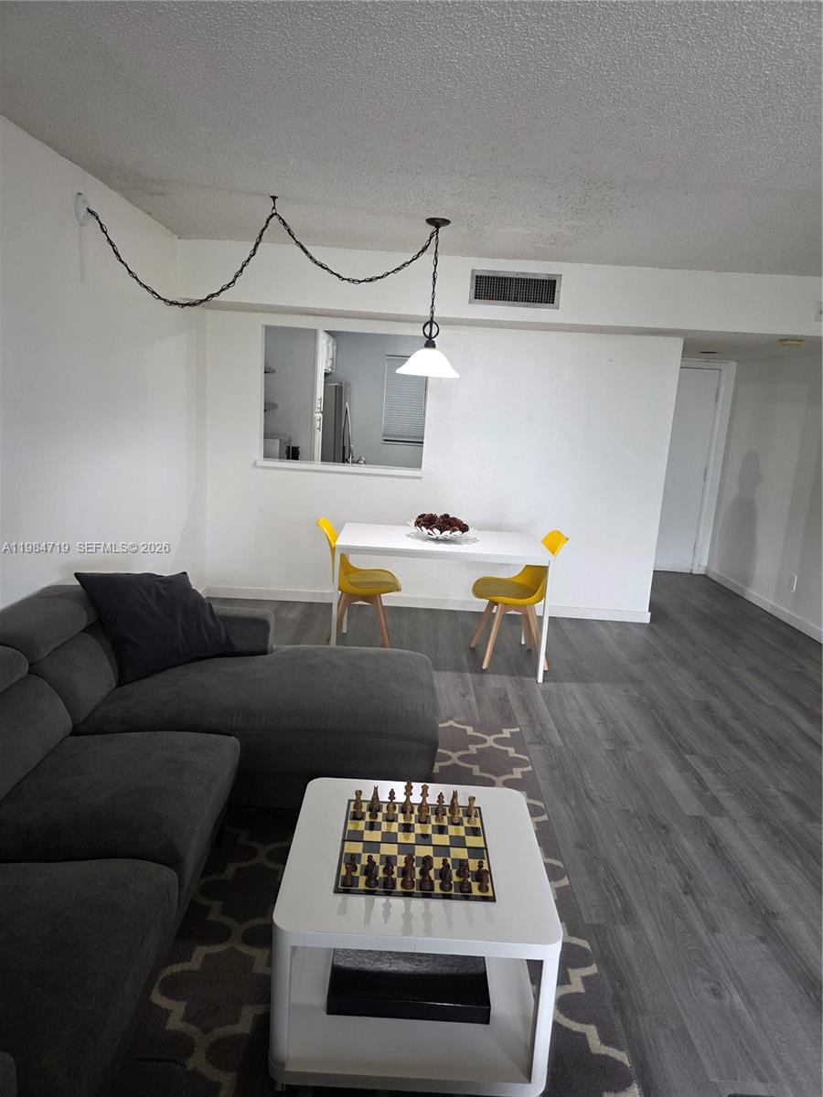 THE HORIZONS CONDO #5 - Residential