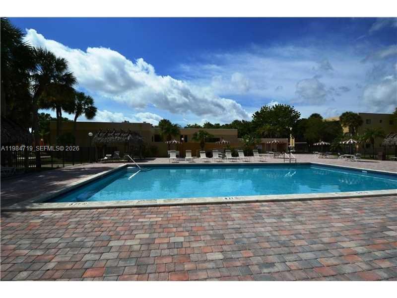 THE HORIZONS CONDO #5 - Residential