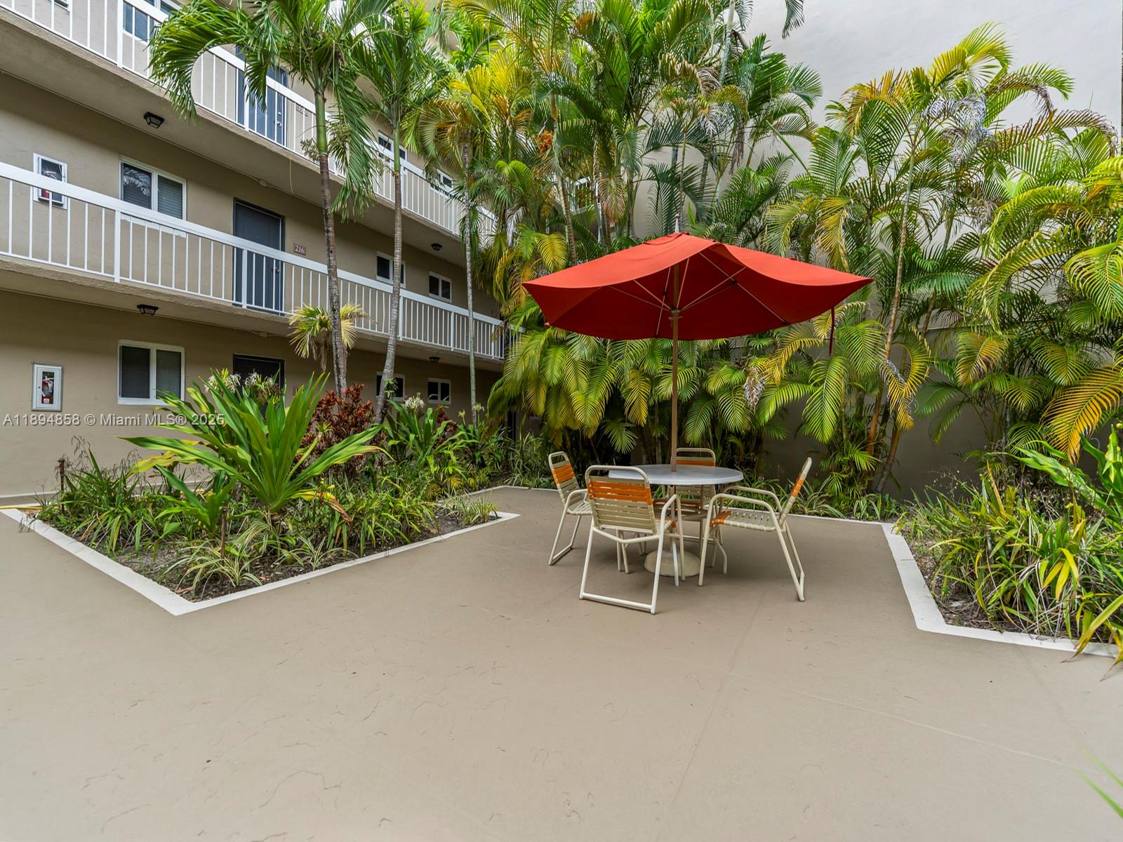 VILLAGE OF KINGS CREEK CO - Residential