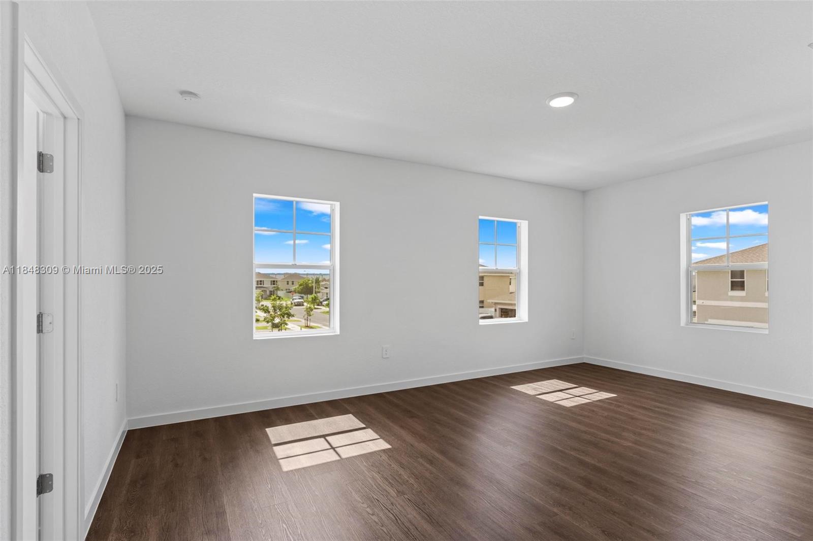 SUNRISE ESTATES - Residential