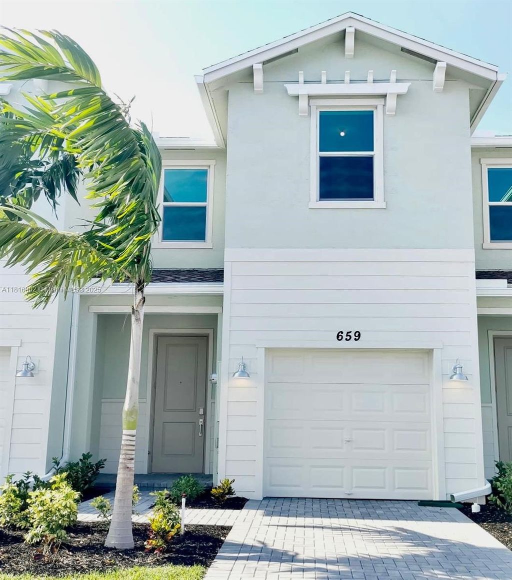 Photo of 659 SE Lake Falls St, Port St Lucie, FL 34984 (MLS # A11816982)