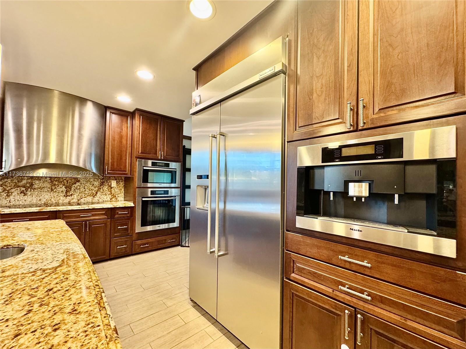 LAKEVIEW - Residential