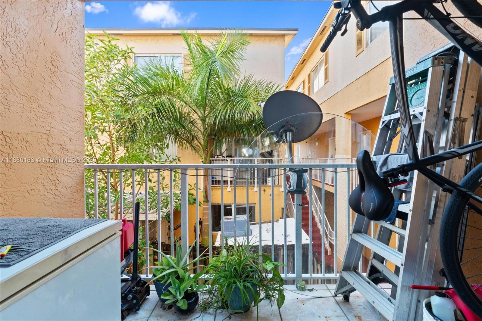 PASEO REAL CONDO - Residential