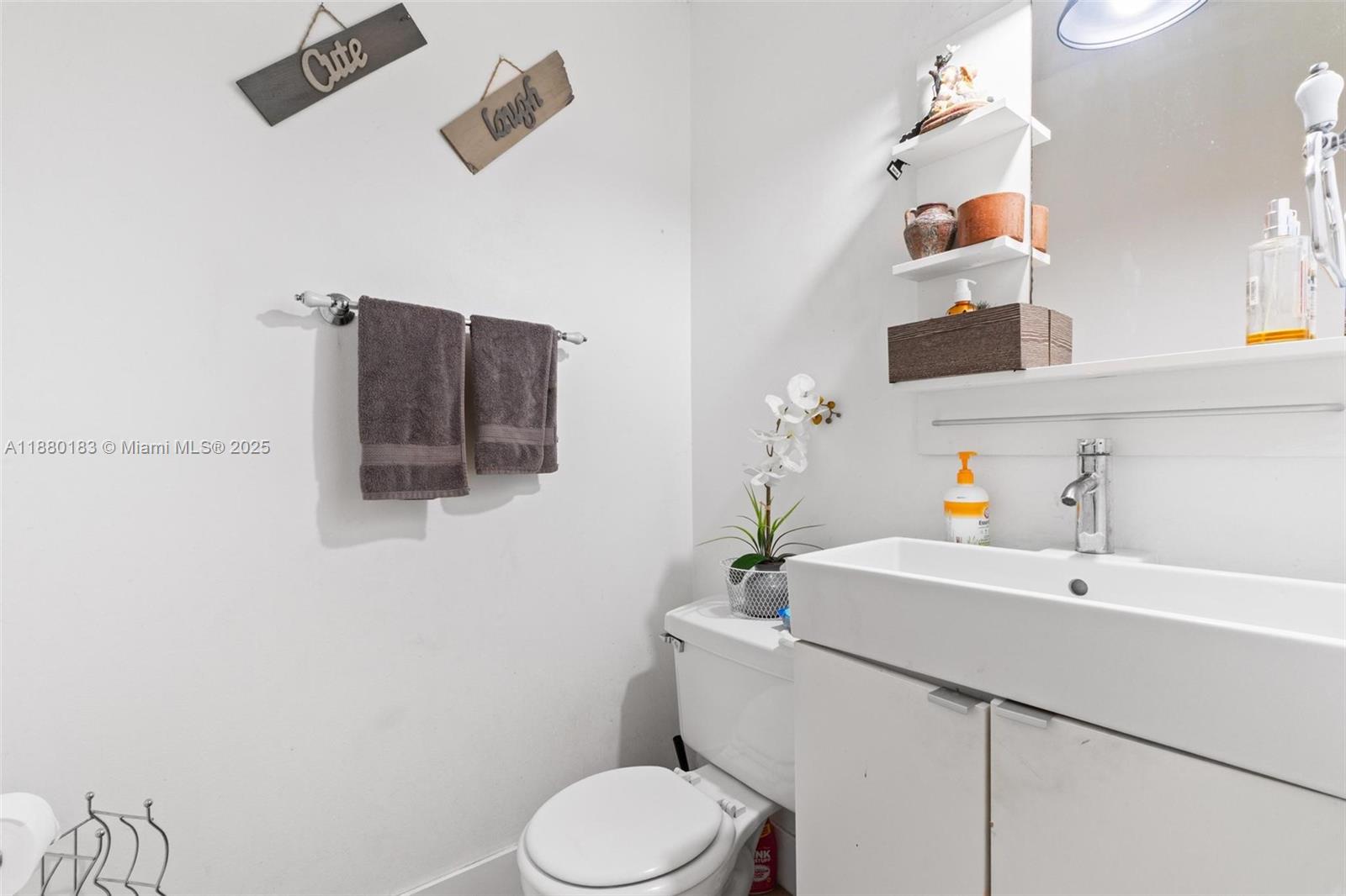 PASEO REAL CONDO - Residential