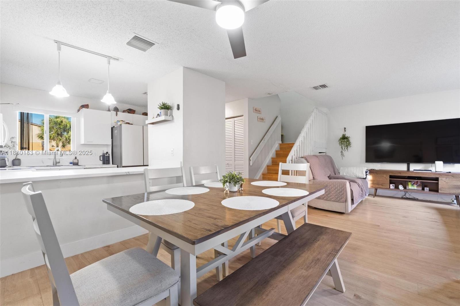 PASEO REAL CONDO - Residential