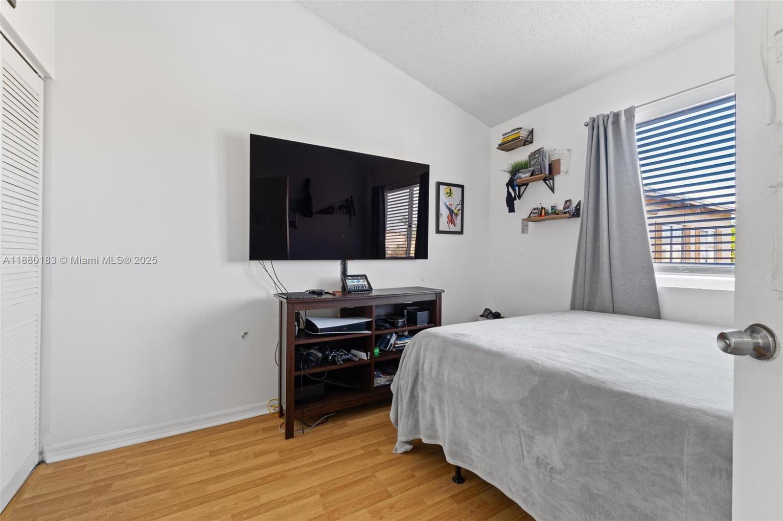 PASEO REAL CONDO - Residential