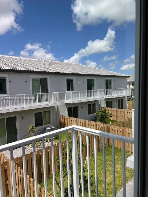 MIAMI LAND & DEVELOPMENT - Residential Lease
