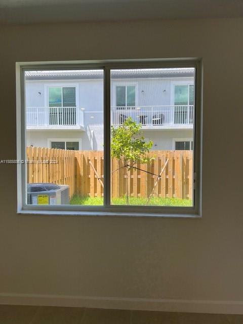 MIAMI LAND & DEVELOPMENT - Residential Lease