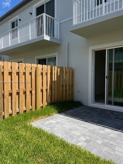 MIAMI LAND & DEVELOPMENT - Residential Lease