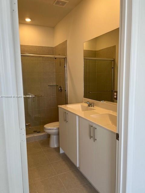 MIAMI LAND & DEVELOPMENT - Residential Lease