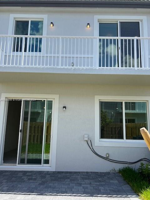 MIAMI LAND & DEVELOPMENT - Residential Lease