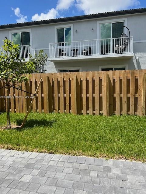 MIAMI LAND & DEVELOPMENT - Residential Lease