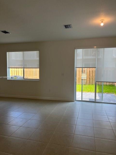 MIAMI LAND & DEVELOPMENT - Residential Lease
