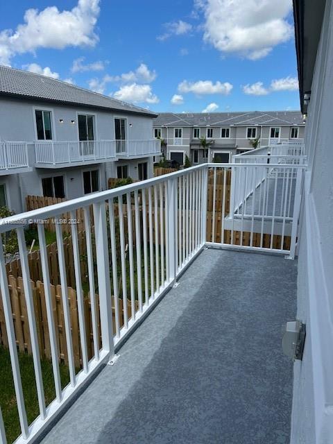 MIAMI LAND & DEVELOPMENT - Residential Lease
