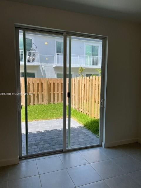 MIAMI LAND & DEVELOPMENT - Residential Lease