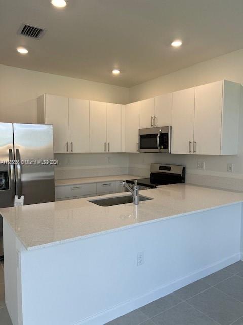MIAMI LAND & DEVELOPMENT - Residential Lease