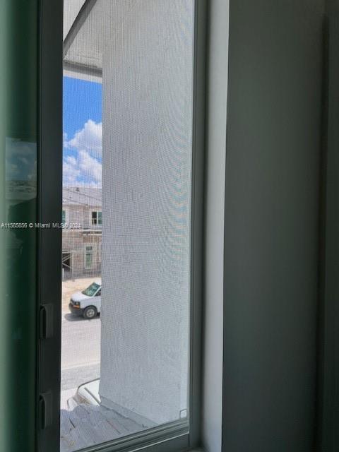 MIAMI LAND & DEVELOPMENT - Residential Lease