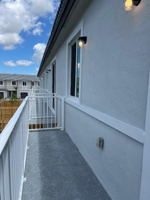 MIAMI LAND & DEVELOPMENT - Residential Lease