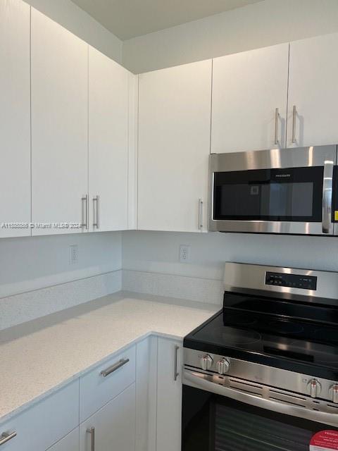 MIAMI LAND & DEVELOPMENT - Residential Lease