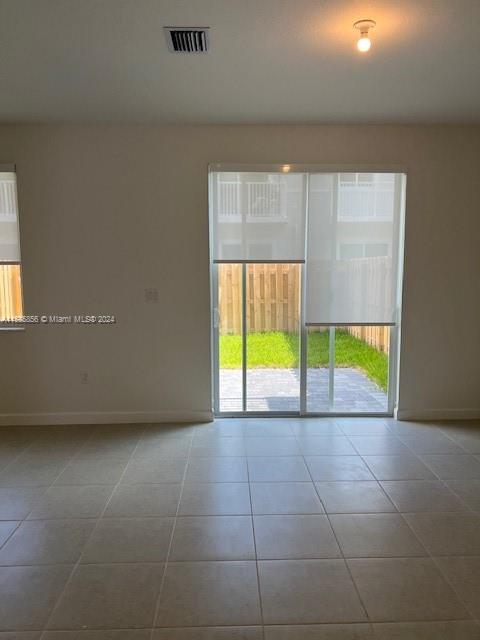 MIAMI LAND & DEVELOPMENT - Residential Lease