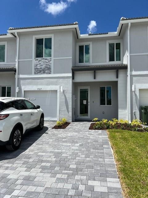 MIAMI LAND & DEVELOPMENT - Residential Lease