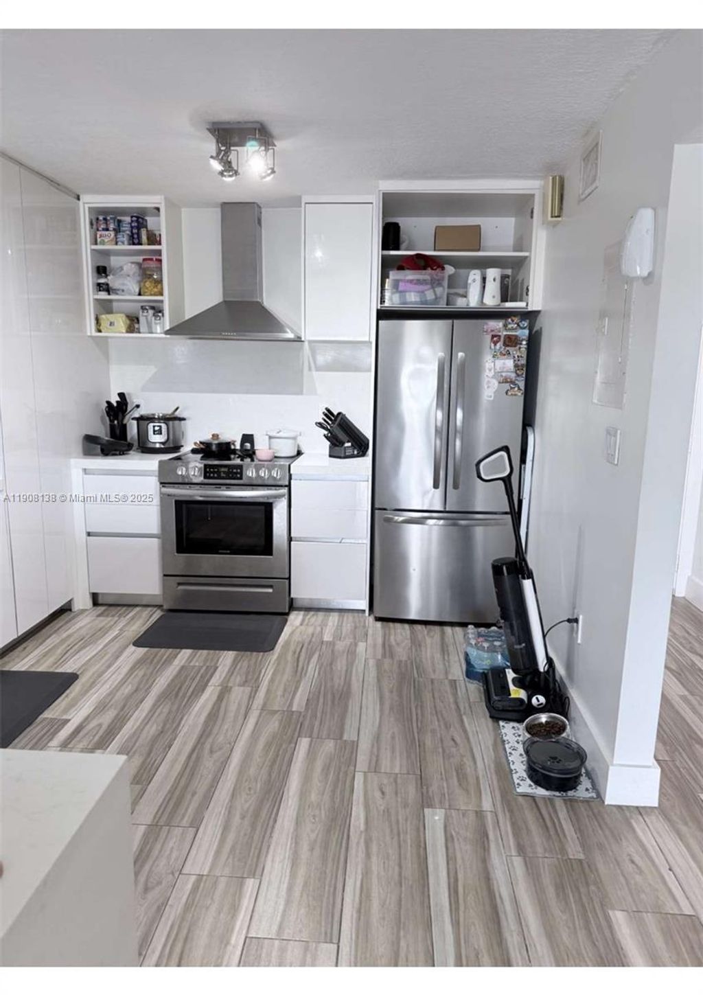 Photo of 6780 W 2nd Ct #416, Hialeah, FL 33012 (MLS # A11908138)