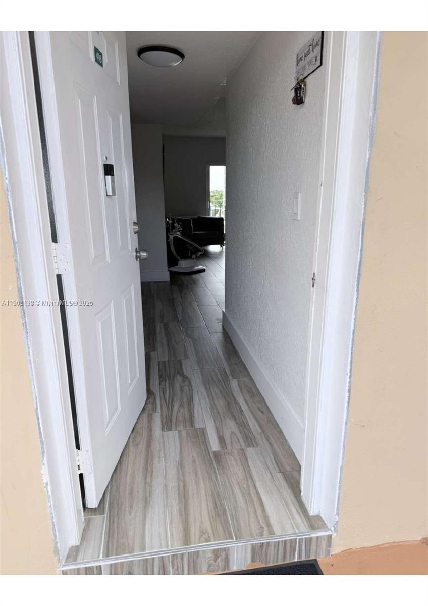 INTERNATIONAL CONDO - Residential Lease