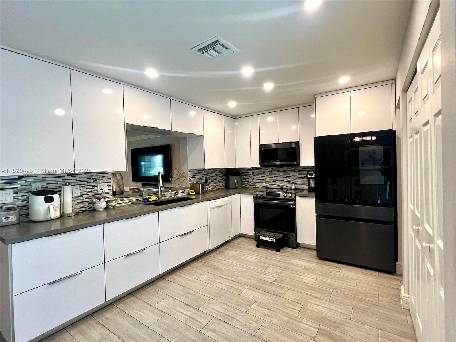 TWIN FOUNTAINS REPLAT - Residential