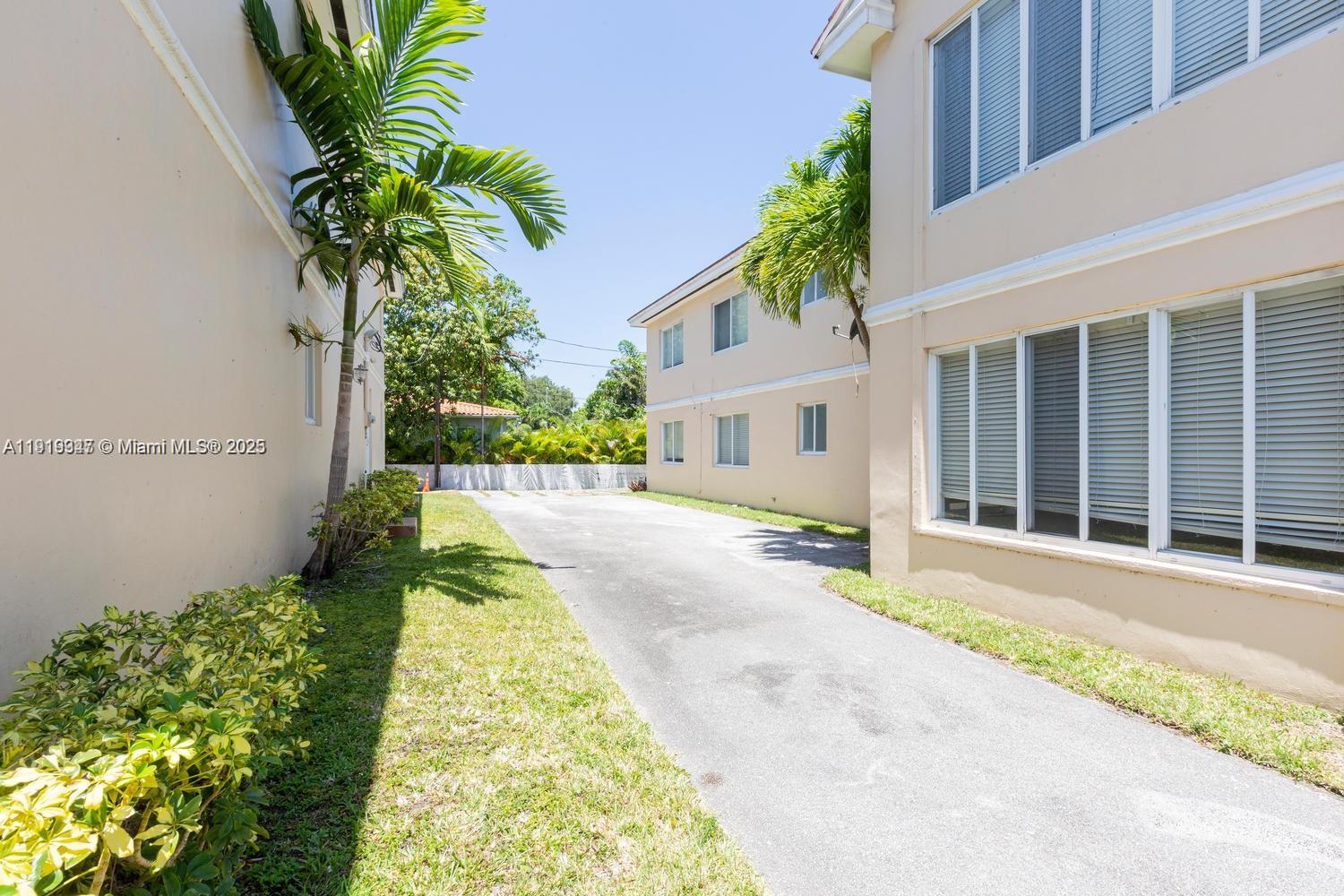 CORAL GABLES BILTMORE SEC - Residential Income