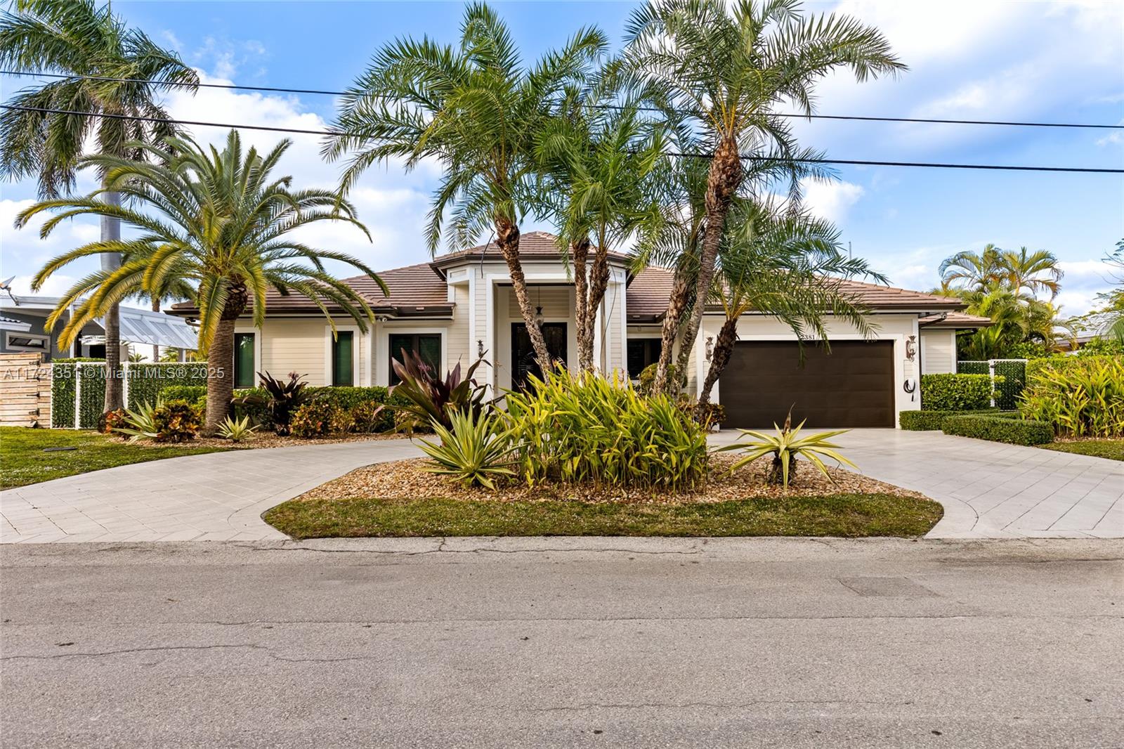 HILLSBORO ISLES - Residential