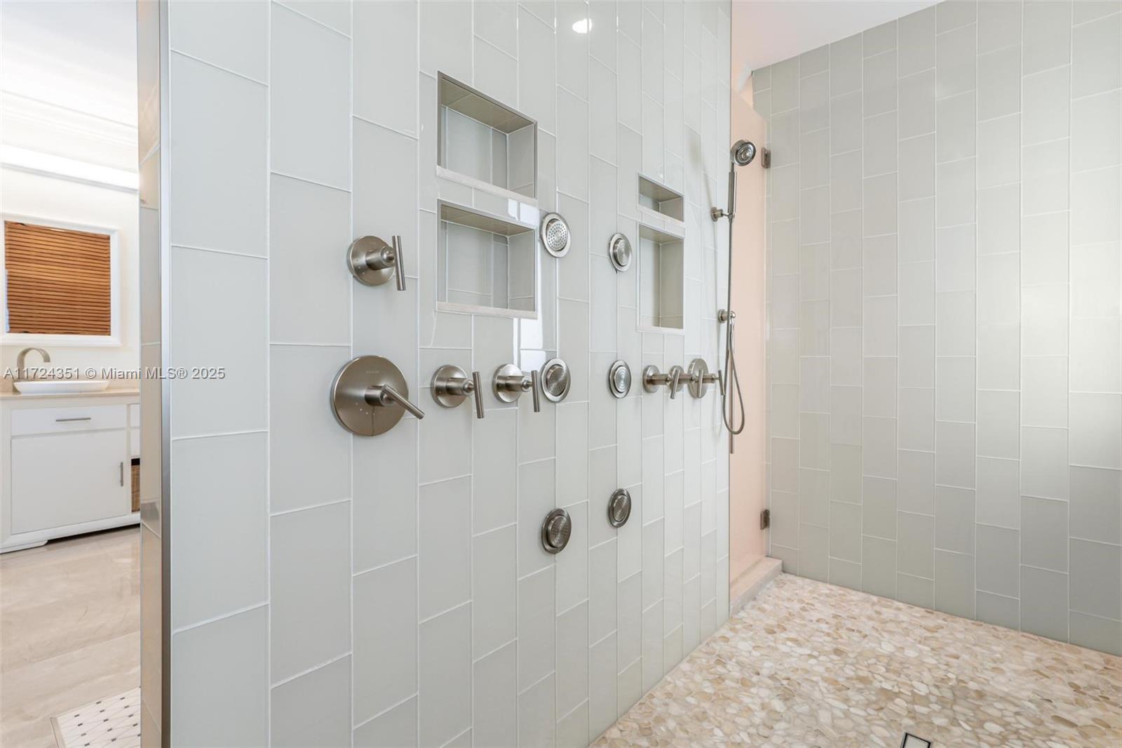 HILLSBORO ISLES - Residential