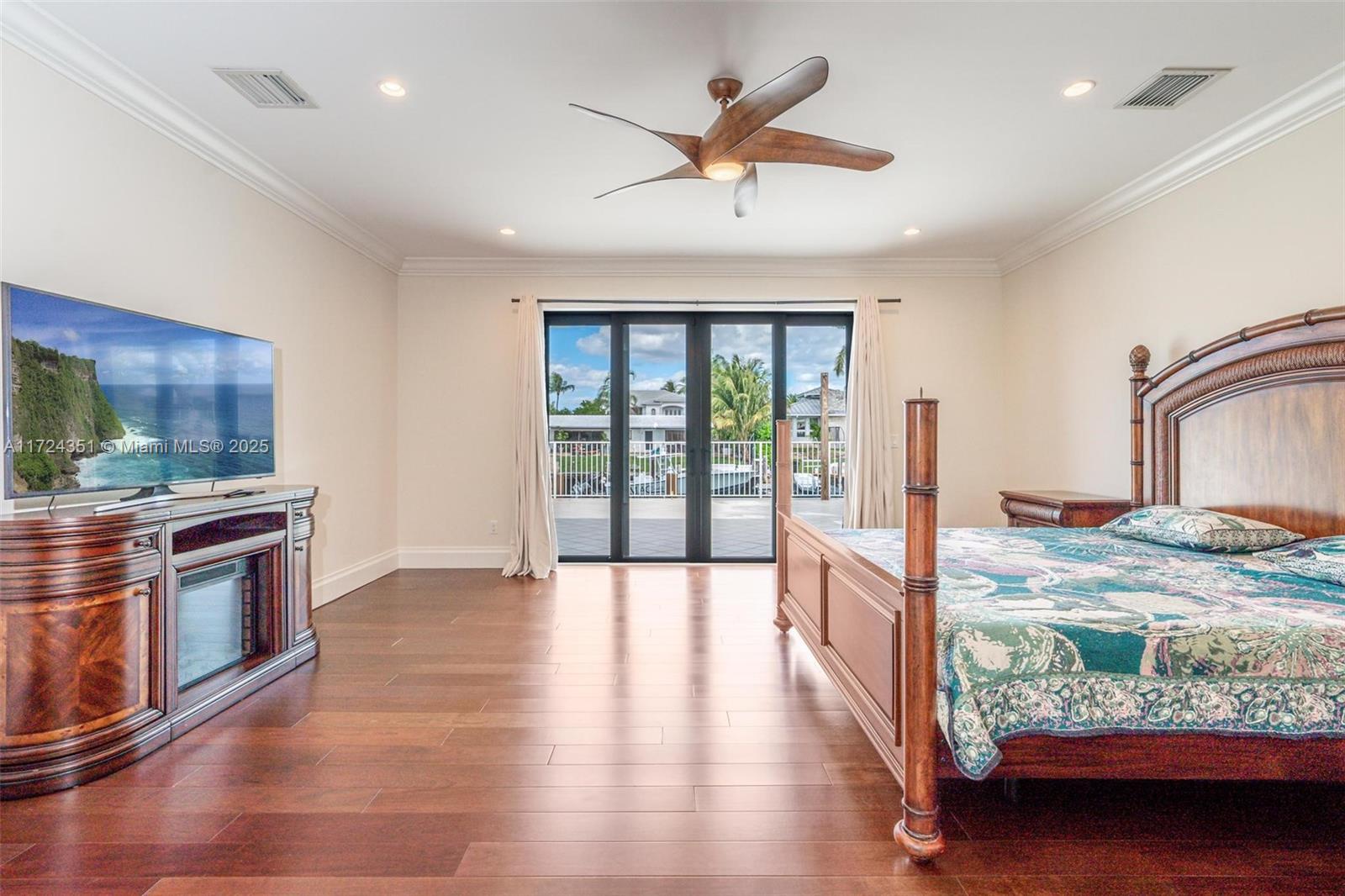 HILLSBORO ISLES - Residential