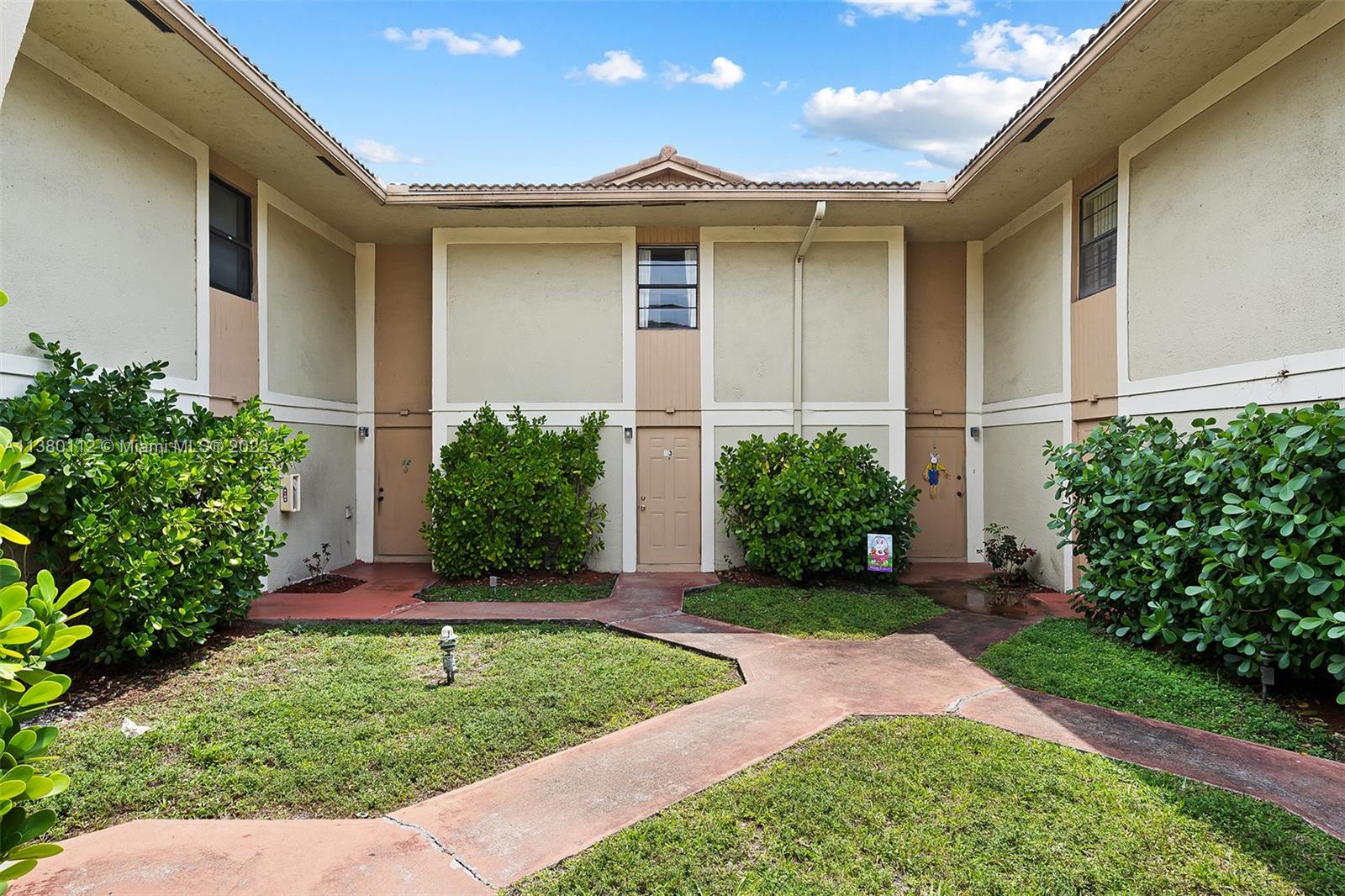 Spacious townhome located within the heart of Coral Springs. Light and bright and ready for a new homeowner. Recently painted with washer & dryer in unit and a large size patio. Only minutes away from the Sawgrass Expwy, Coral Springs Hospital, top rated schools, shopping, great restaurants and more!