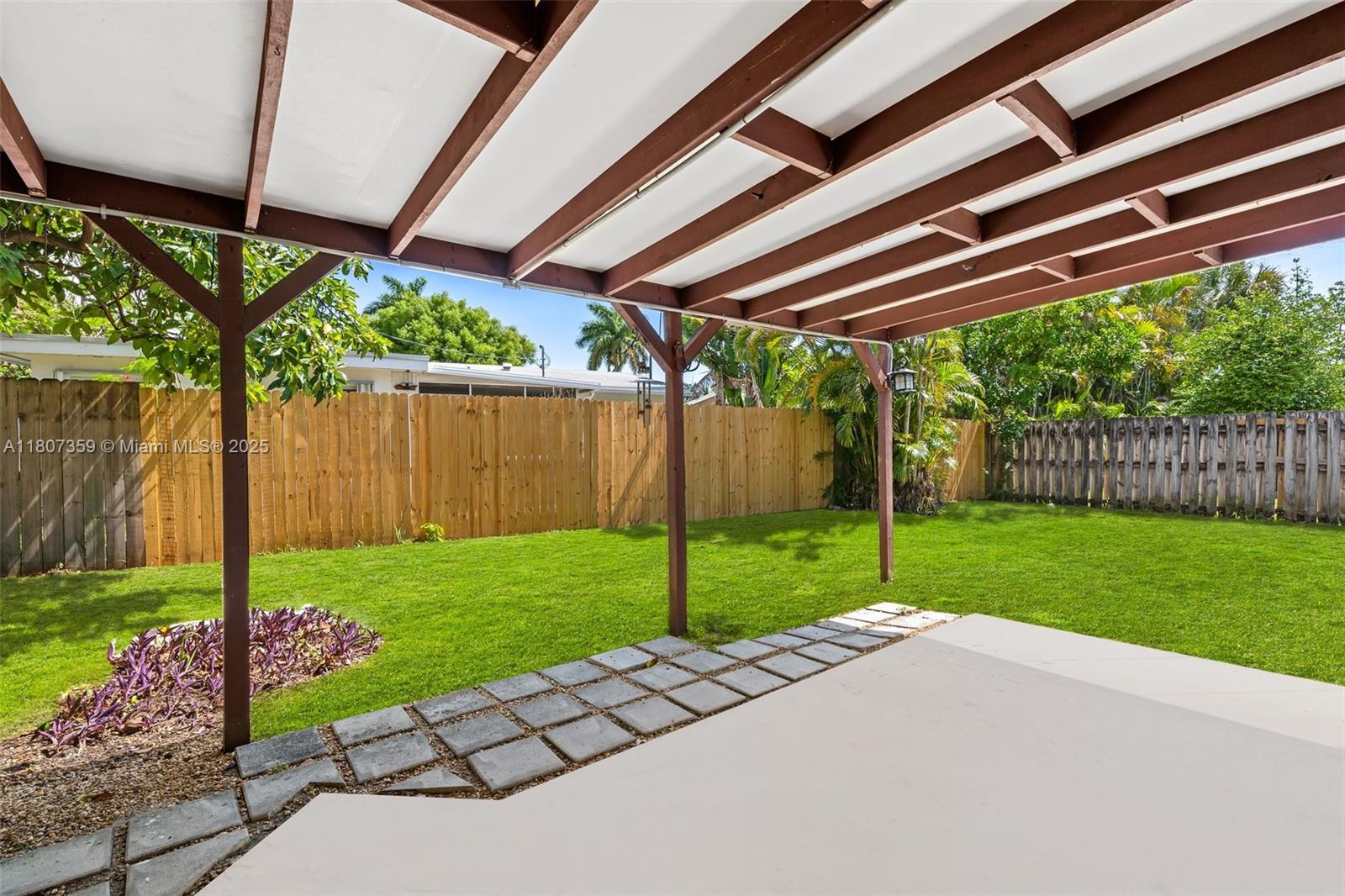 CRESTHAVEN NO 3 - Residential