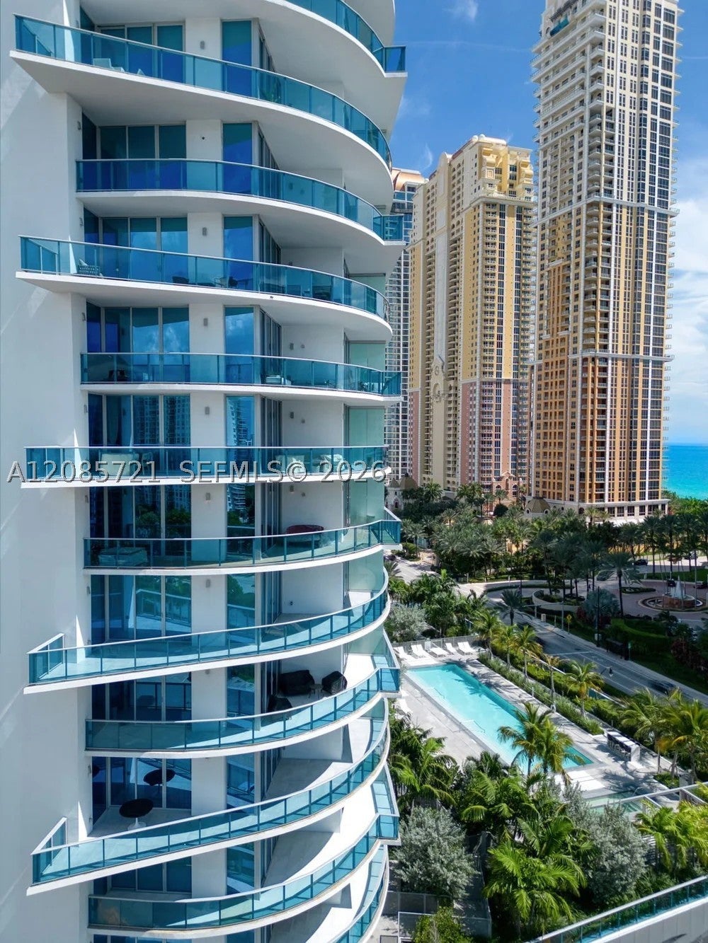 17550 Collins Ave 1003