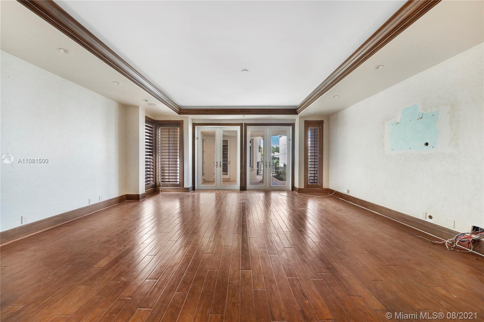 DEL LAGO ISLE - Residential