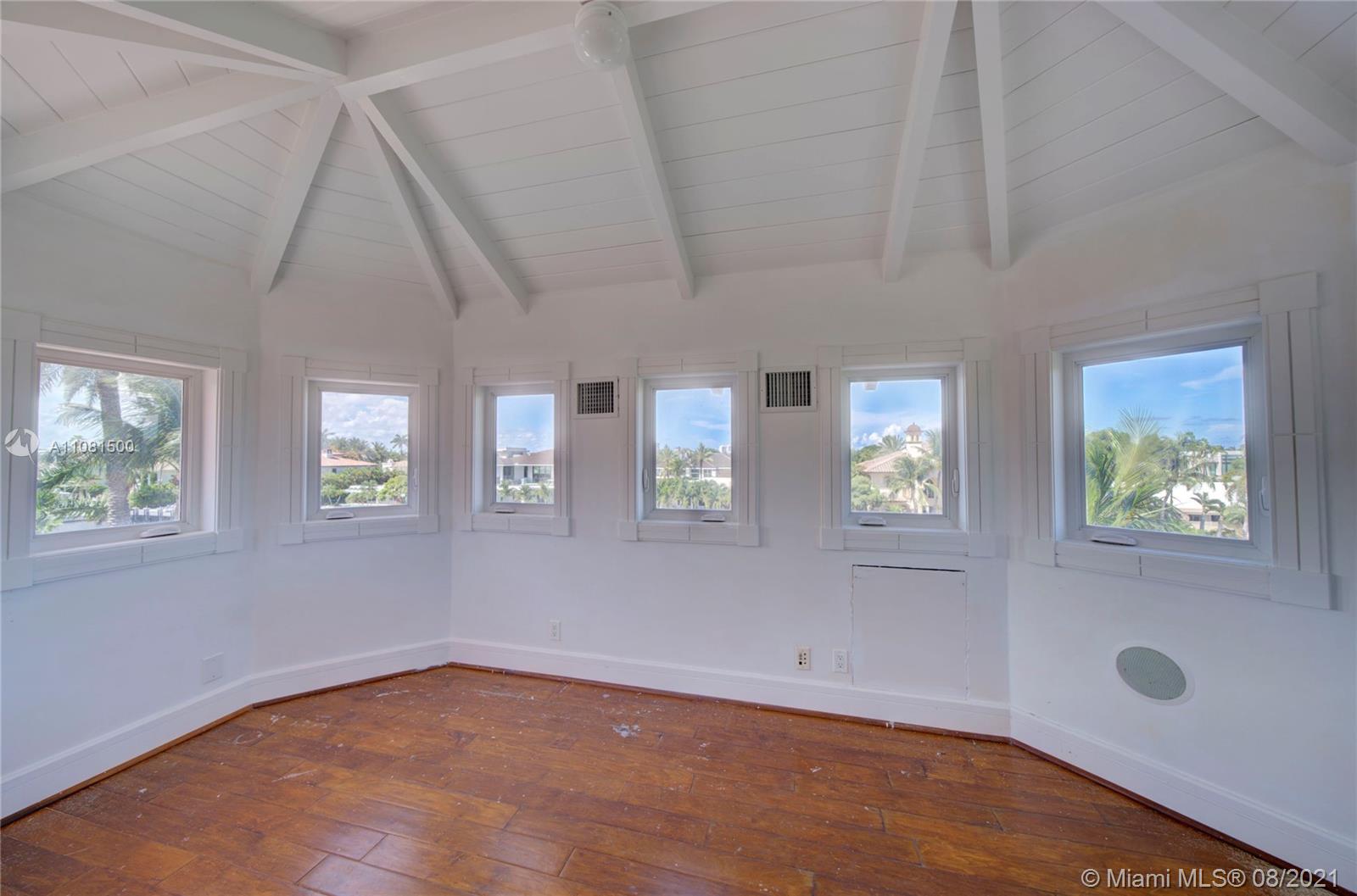 DEL LAGO ISLE - Residential