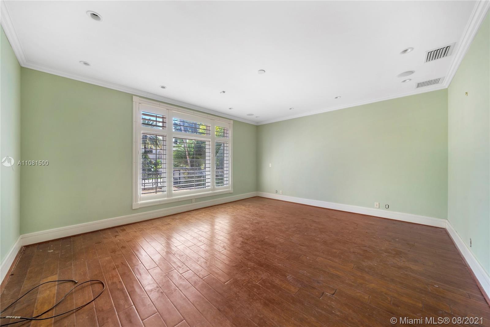 DEL LAGO ISLE - Residential