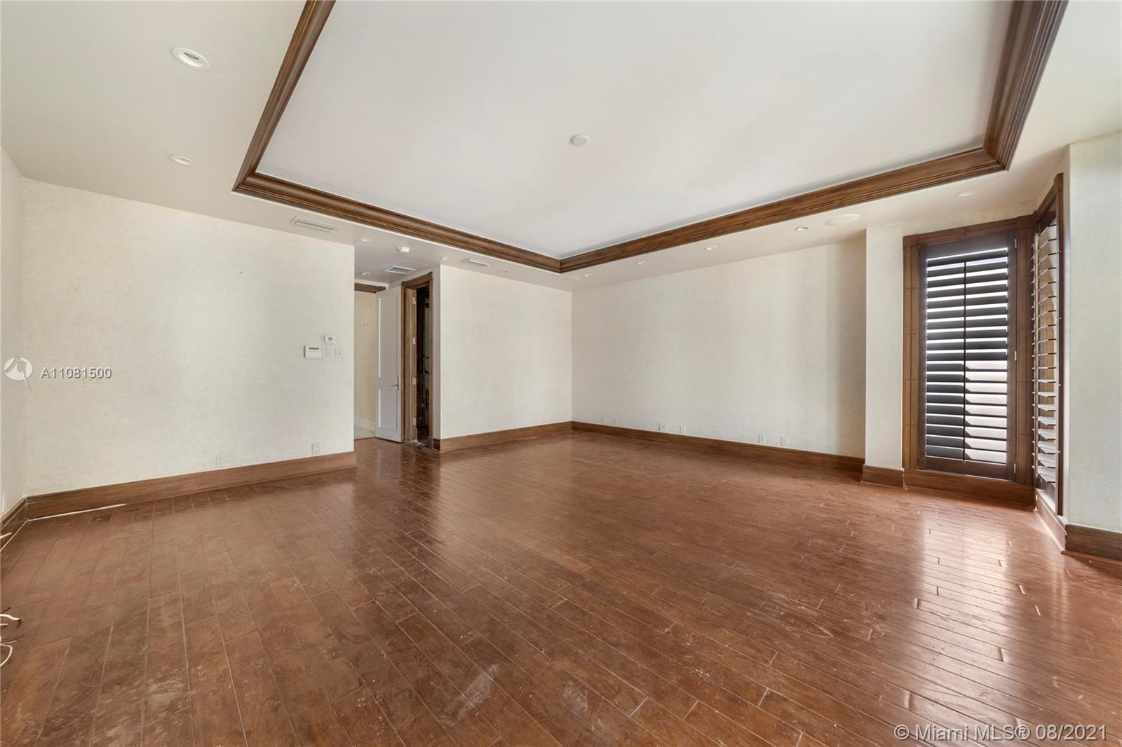 DEL LAGO ISLE - Residential